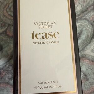 Victoria's Secret Tease Crème Cloud Perfume Box